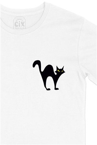Kara Kedi Cep Logo Tasarımlı Beyaz Tişört