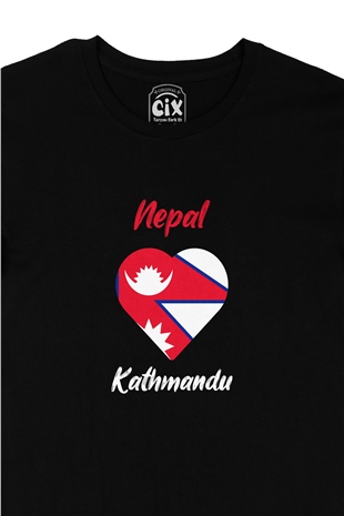 Katmandu Nepal Bayraklı Kalpli Siyah Tişört