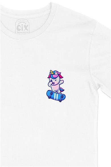 Kaykaylı Unicorn Cep Tasarım Baskılı Beyaz Tişört