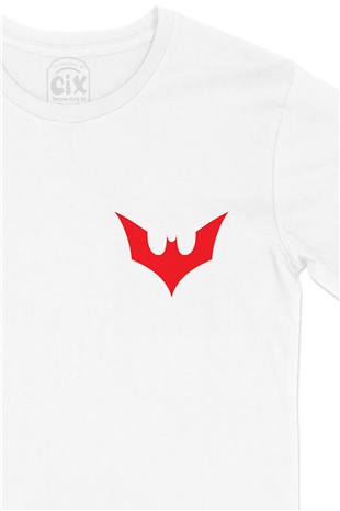 Kırmızı Batman Logolu Cep Logo Tasarımlı Beyaz Tişört