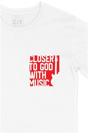 Kırmızı Closer To God Cep Logo Tasarımlı Beyaz Tişört