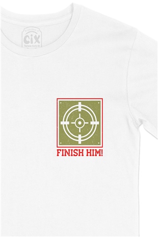 Kırmızı Finish Him Cep Logo Tasarımlı Beyaz Tişört