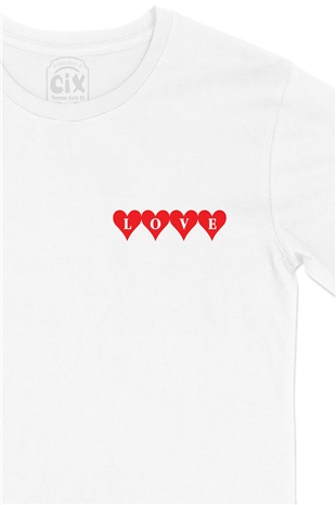 Kırmızı Kalpli Love  Cep Logo Tasarımlı Beyaz Tişört