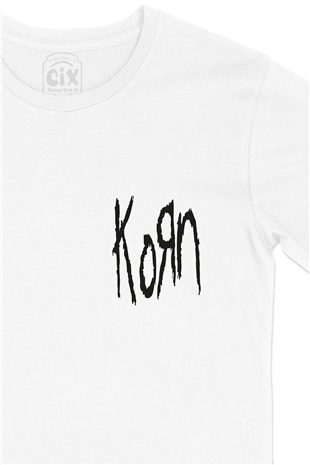Korn Yazılı Cep Logo Tasarımlı Beyaz Tişört