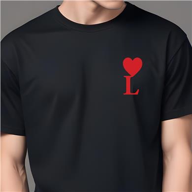 L Harf Baskılı Kalpli Siyah Tişört
