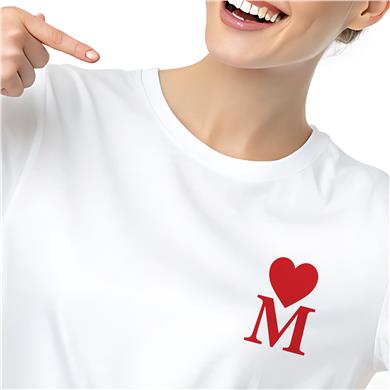 M Harf Baskılı Kalpli Boyfriend Beyaz Tişört