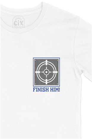 Mavi Finish Him Cep Logo Tasarımlı Beyaz Tişört