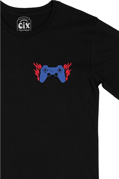 Mavili Joystick Cep Logo Tasarımlı Siyah Tişört