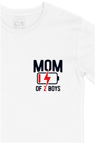 Mom Of 2 Boys Erkek Annesi Cep Logo Tasarımlı Beyaz Tişört
