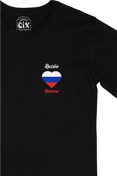 Moskova Rusya Bayraklı Kalpli Cep Logo Tasarımlı Siyah Tişört