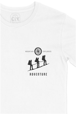 Mountain Explorers Cep Logo Tasarımlı Beyaz Tişört