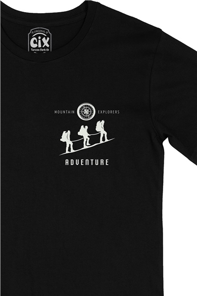 Mountain Explorers Cep Logo Tasarımlı Siyah Tişört