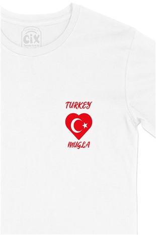Muğla Türkiye Bayraklı Kalpli Cep Logo Tasarımlı Beyaz Tişört