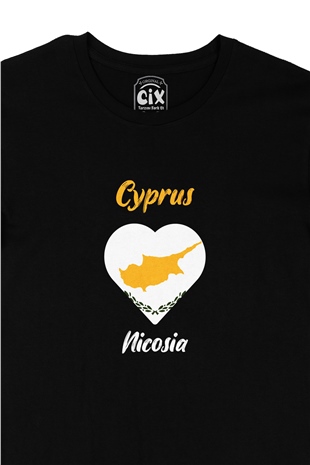Nicosia Kıbrıs Bayraklı Kalpli Siyah Tişört