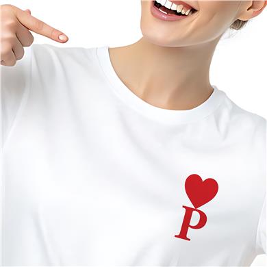 P Harf Baskılı Kalpli Boyfriend Beyaz Tişört