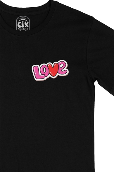 Pembe Aşk Cep Logo Tasarımlı Siyah Tişört
