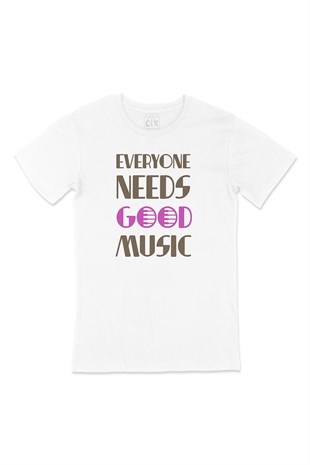 Pembe Everyone Needs Good Music Tişört
