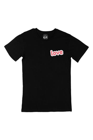 Pembe Love Yazılı Cep Logo Tasarımlı Siyah Tişört