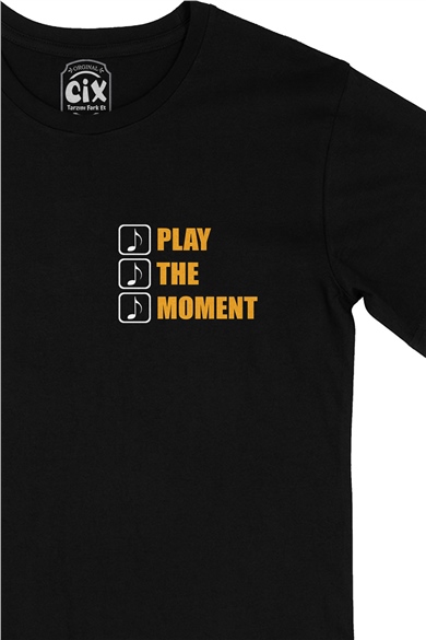 Play The Moment Cep Logo Tasarımlı Siyah Tişört