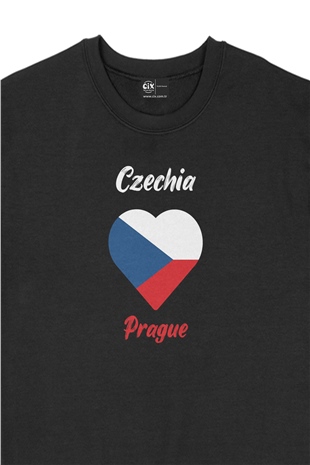 Prag Çekya Bayraklı Kalpli Siyah Sweatshirt