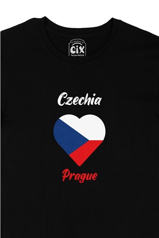 Prag Çekya Bayraklı Kalpli Siyah Tişört