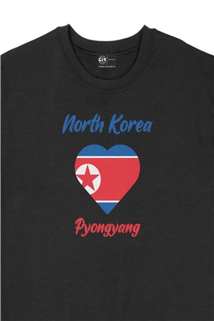 Pyongyang Kuzey Kore Bayraklı Kalpli Siyah Sweatshirt
