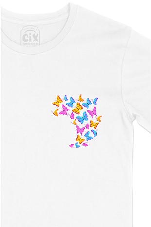 Rengarenk Kelebekli Cep Logo Tasarımlı Beyaz Tişört