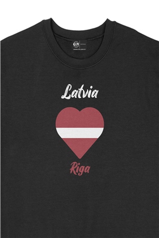 Riga Letonya Bayraklı Kalpli Siyah Sweatshirt