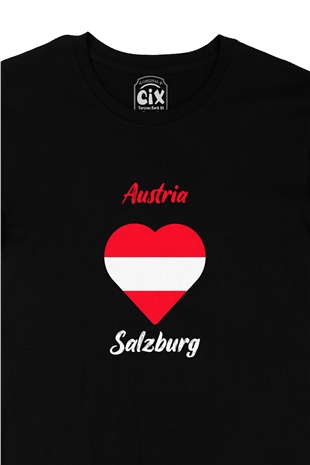 Salzburg Avusturya Bayraklı Kalpli Siyah Tişört
