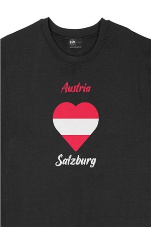 Salzburg Avusturya Bayraklı Kalpli Siyah Sweatshirt
