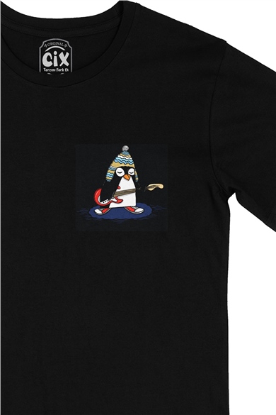 Şapkalı Gitarcı Rocker Penguen Cep Logo Tasarımlı Siyah Tişört