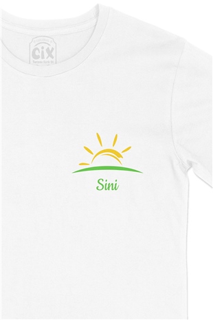 Sini Hindistan Güneş Logolu Cep Logo Tasarımlı Beyaz Tişört