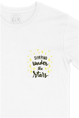 Sleeping Under The Stars Cep Logo Tasarımlı Beyaz Tişört