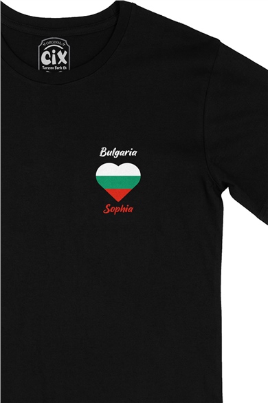 Sofya Bulgaristan Bayraklı Kalpli Cep Logo Tasarımlı Siyah Tişört