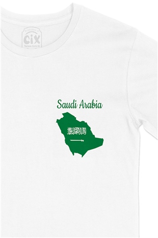 Suudi Arabistan Haritalı ve Bayraklı Cep Logo Tasarımlı Beyaz Tişört