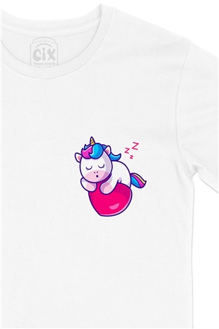 Uykucu Unicorn Cep Logo Tasarımlı Beyaz Tişört