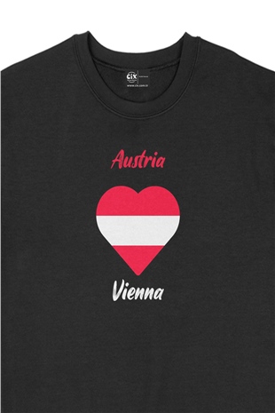 Viyana Avusturya Bayraklı Kalpli Siyah Sweatshirt