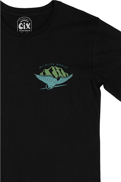 Wild Life World Cep Logo Tasarımlı Siyah Tişört