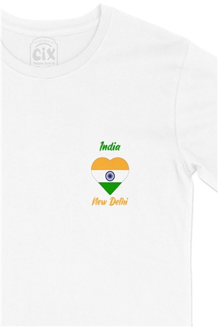 Yeni Delhi Hindistan Bayraklı Kalpli Cep Logo Tasarımlı Beyaz Tişört