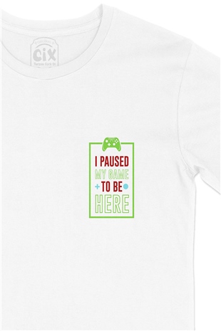Yeşil I Paused My Game Cep Logo Tasarımlı Beyaz Tişört