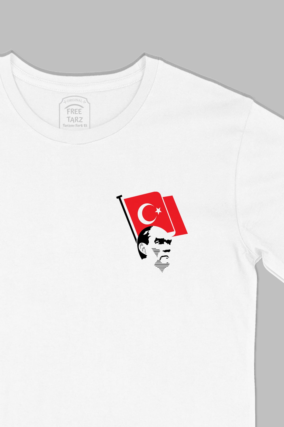 Atatürk ve Türk Bayrağı Baskılı Cep Tasarım Beyaz Tişört Atatürk ve Türk Bayrağı Baskılı Cep Tasarım Beyaz Tişört - Ücretsiz Kargo