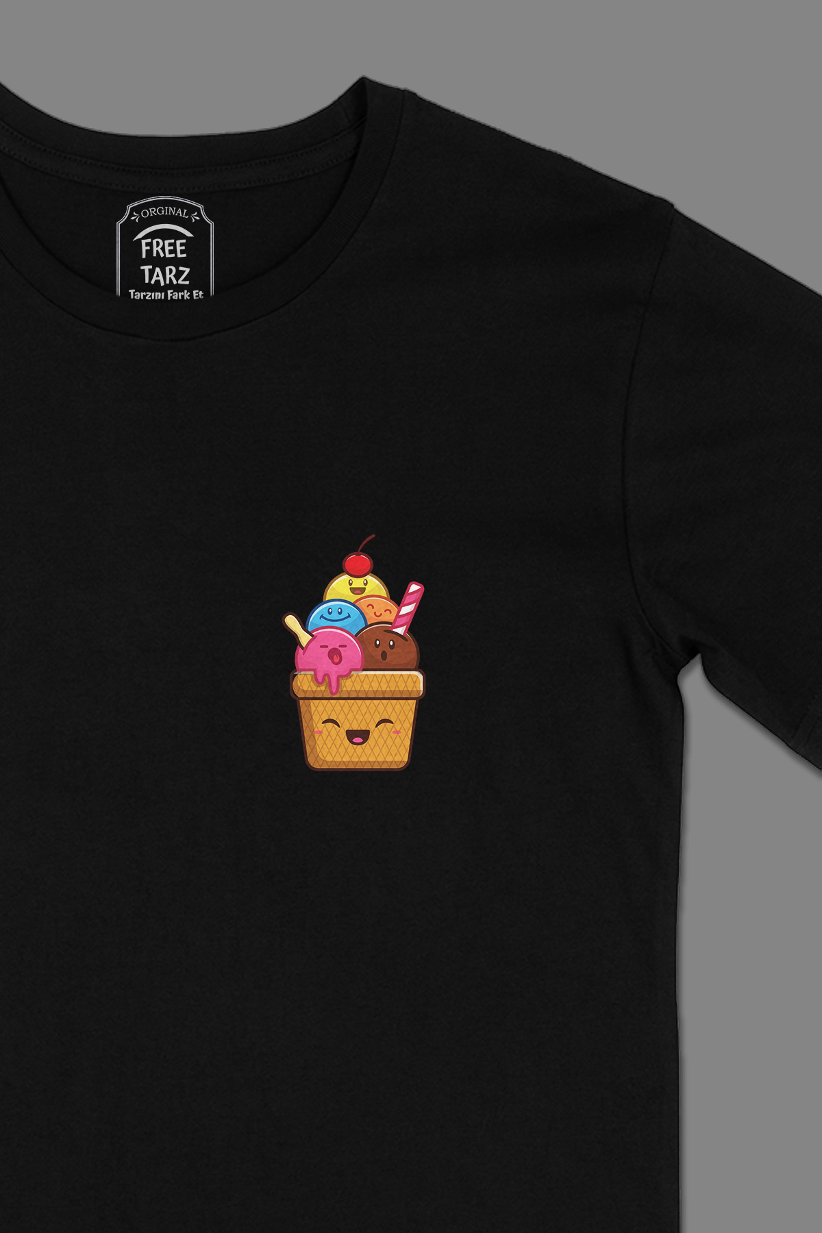 Dondurma Ice Cream Cep Tasarımlı Siyah Tişört Dondurma Ice Cream Cep Tasarımlı Siyah Tişört - Ücretsiz Kargo
