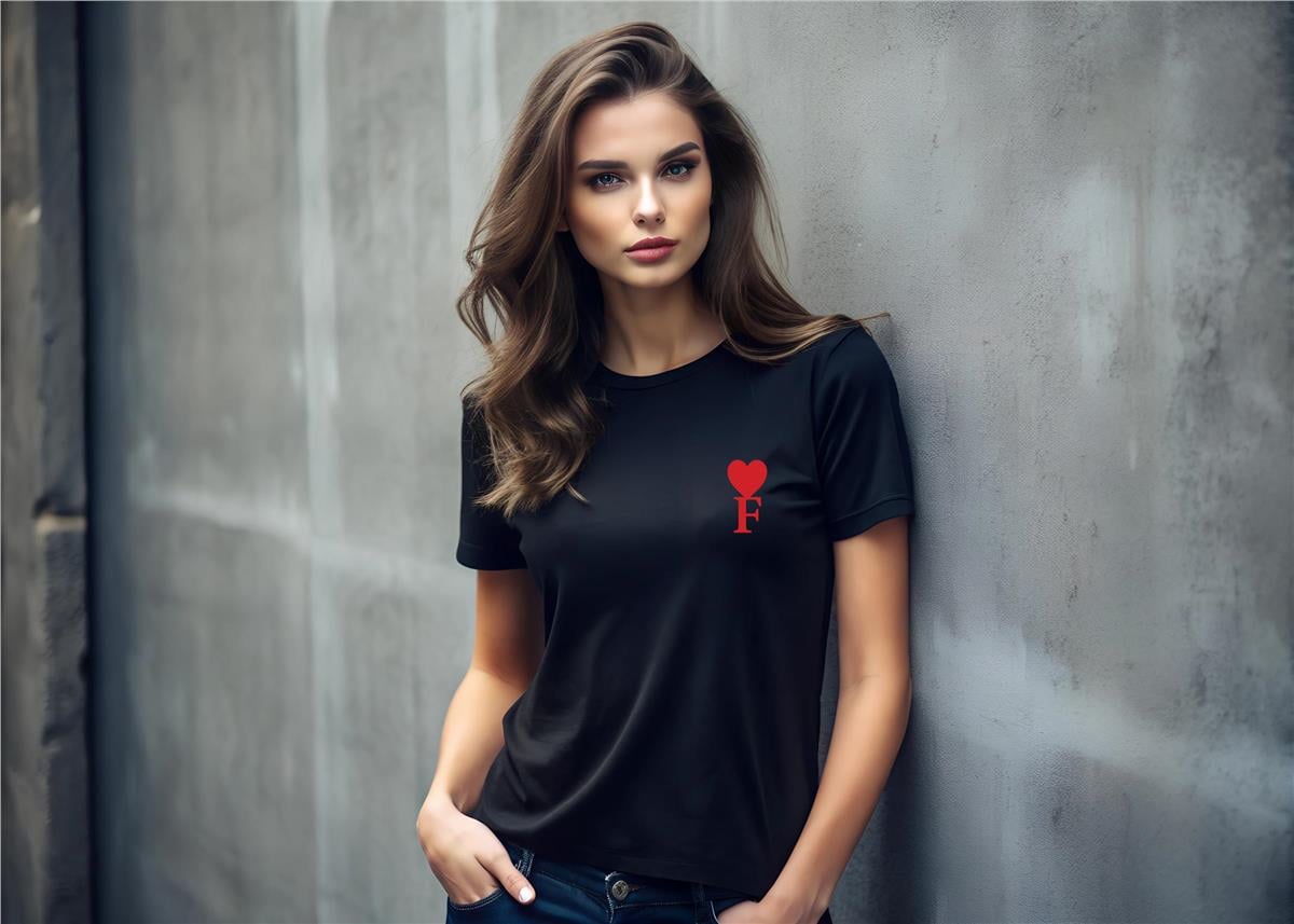 F Harf Baskılı Kalpli Boyfriend Siyah Tişört F Harf Baskılı Kalpli Boyfriend Siyah Tişört - Ücretsiz Kargo