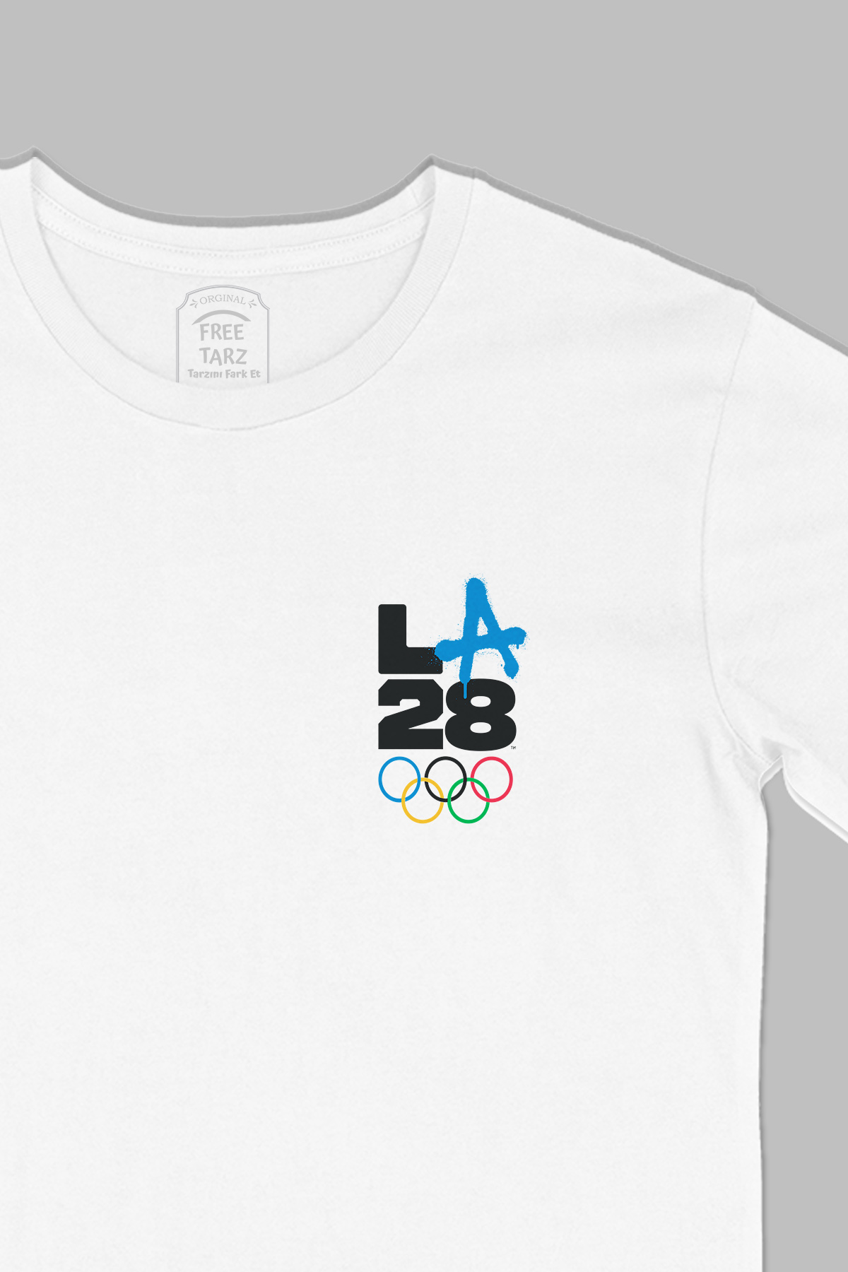 LA Los Angeles 2028 Olimpiyat Logo Baskılı Cep Tasarım Beyaz Tişört LA Los Angeles 2028 Olimpiyat Logo Baskılı Cep Tasarım Beyaz Tişört - Ücretsiz Kargo