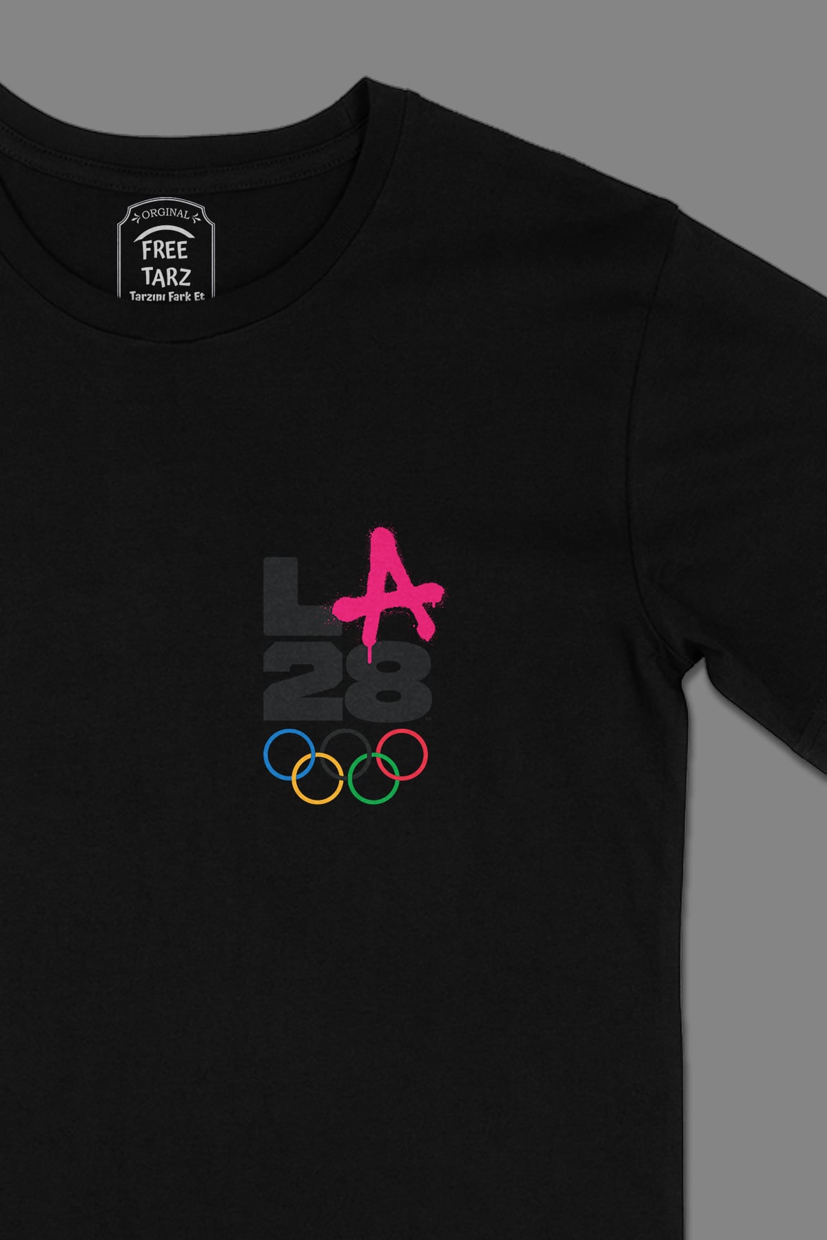 Los Angeles 2028 Olimpiyat Cep Tasarımlı Siyah Tişört Los Angeles 2028 Olimpiyat Cep Tasarımlı Siyah Tişört - Ücretsiz Kargo