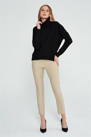 DEGAJE YAKA SİYAH BAYAN KAZAK