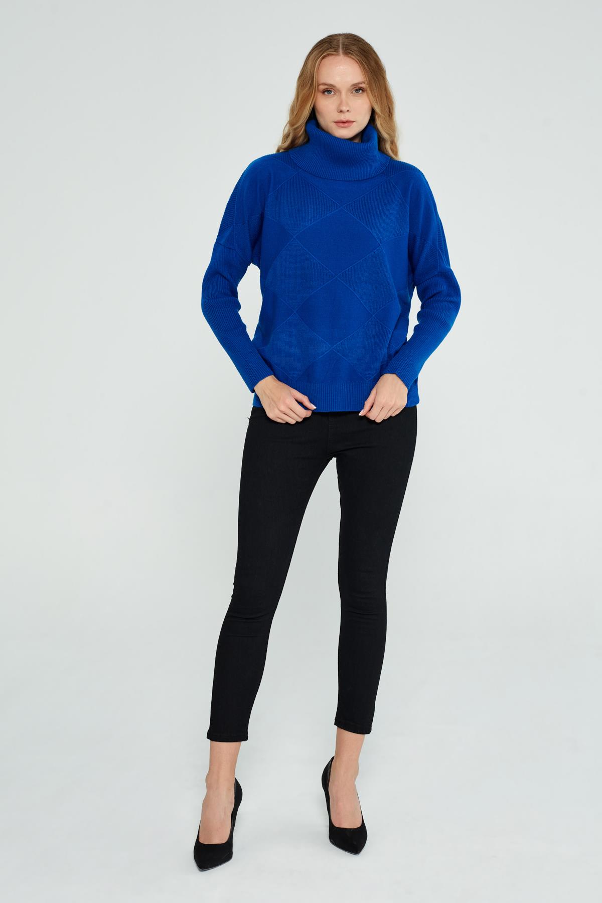 DEGAJE YAKA BAKLAVA DESENLİ SAKS BAYAN KAZAK 