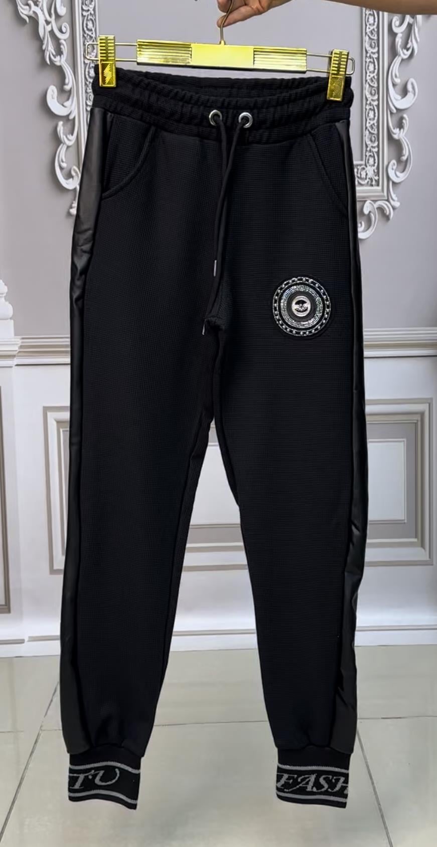 Deri Detay Crystal Taşlı Pijama - SİYAH GÜMÜŞ