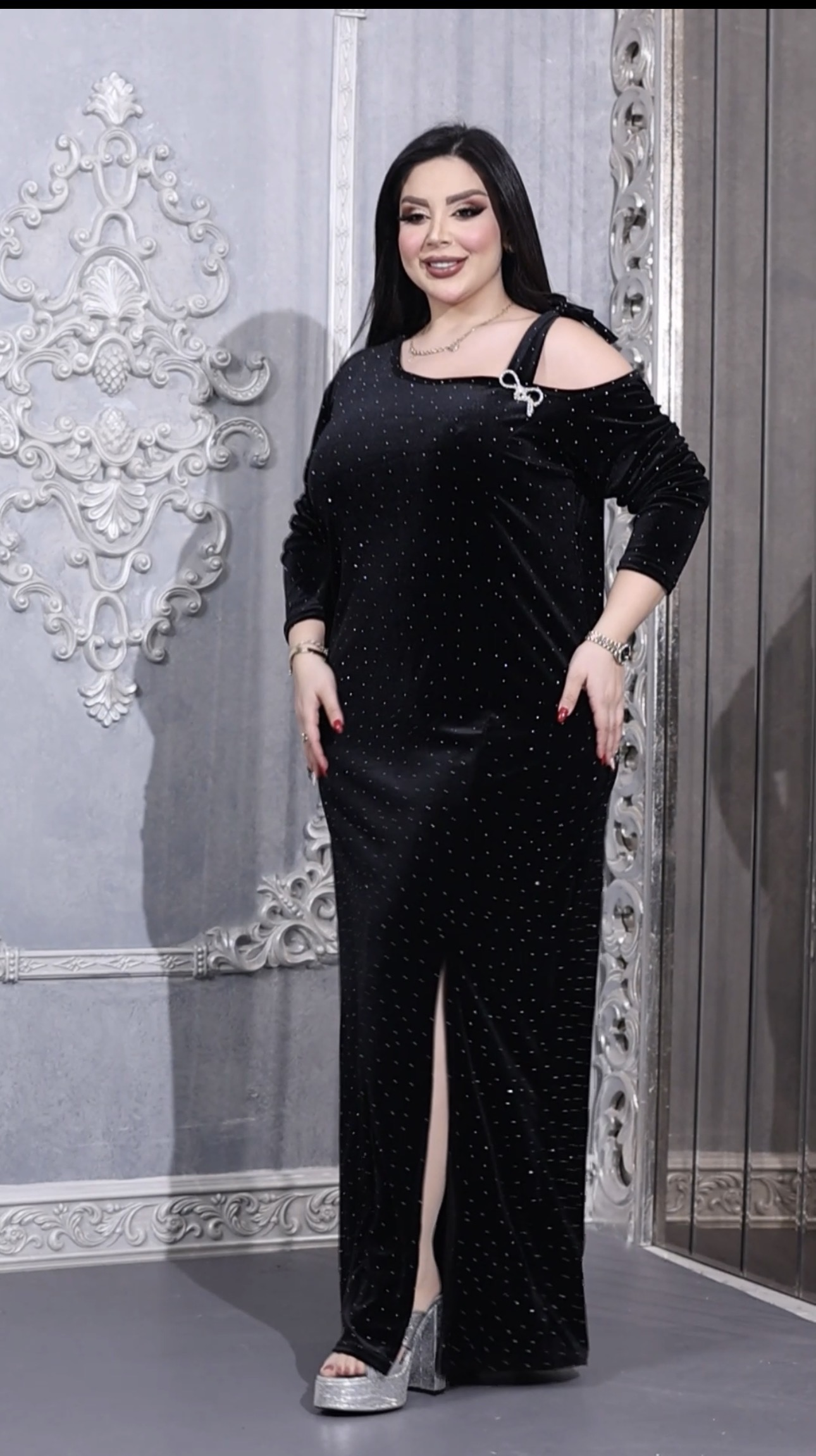 Fiyonklu Crystal Taşlı Kadife Elbise - SİYAH