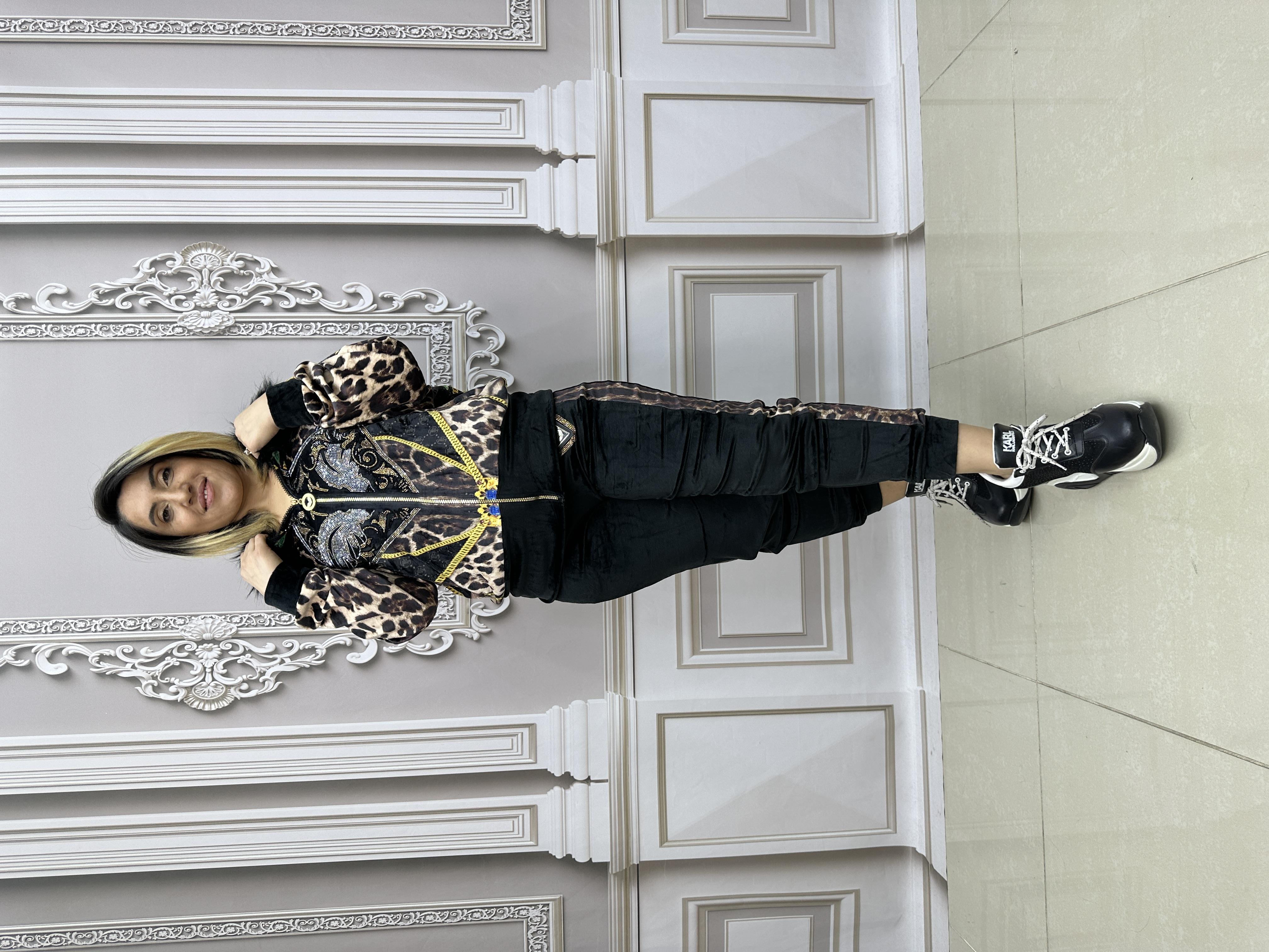 Leopar Desen Kürklü Crystal Taşlı Kadife Eşofman Takımı - BEJ